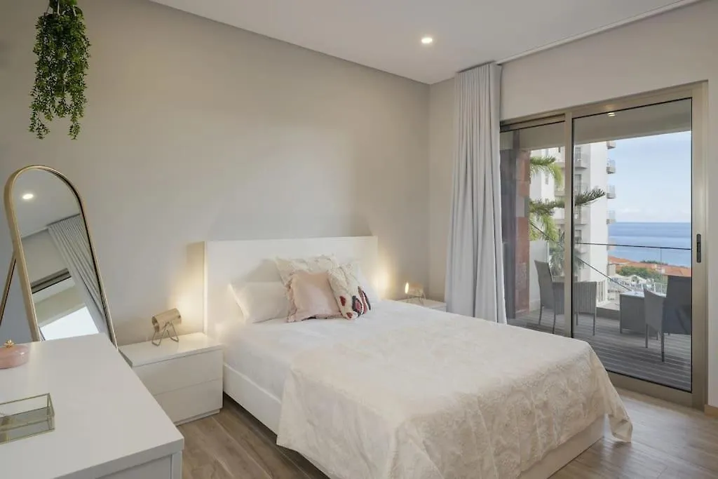 Casa Das Raposinhas II فونشال 0*,  البرتغال